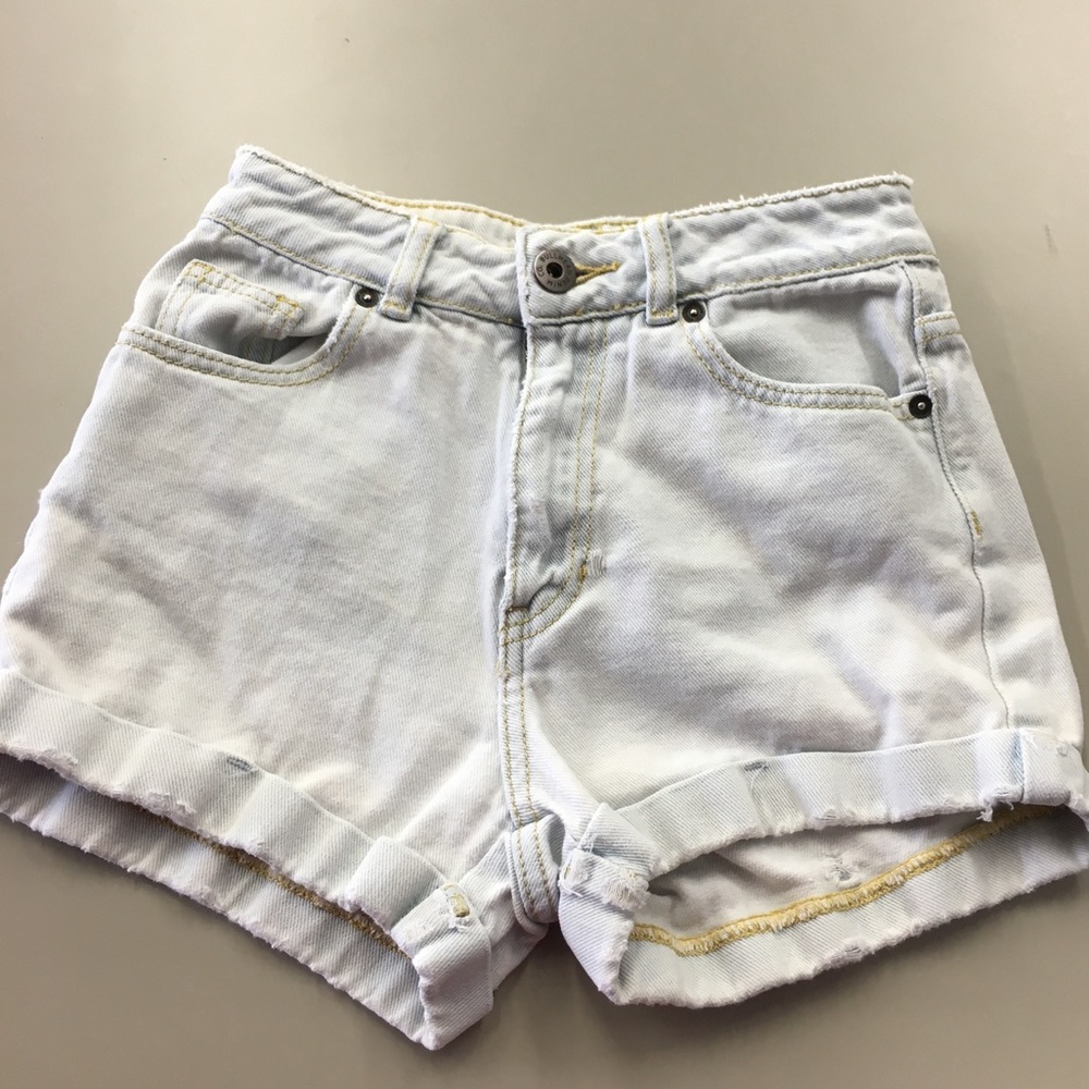 Bullhead light high waisted denim shorts